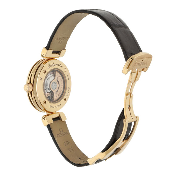 Reloj Omega para dama modelo De Ville Ladymatic caja y broche en oro rosa 18 kilates.
