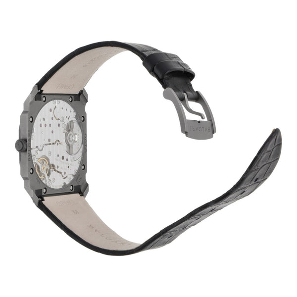 Reloj Bvlgari para caballero modelo Octo Finissimo.