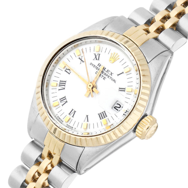 Reloj Rolex para dama modelo Oyster Perpetual Date vistas en oro amarillo 18 kilates.