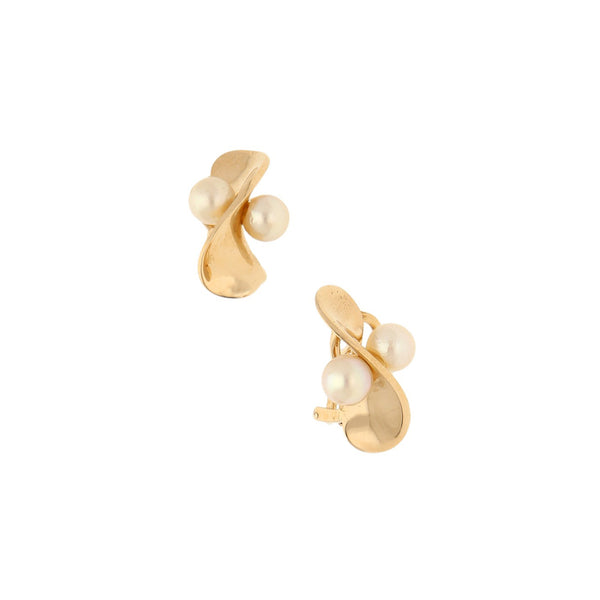 Aretes diseño especial con perlas en oro amarillo 14 kilates.