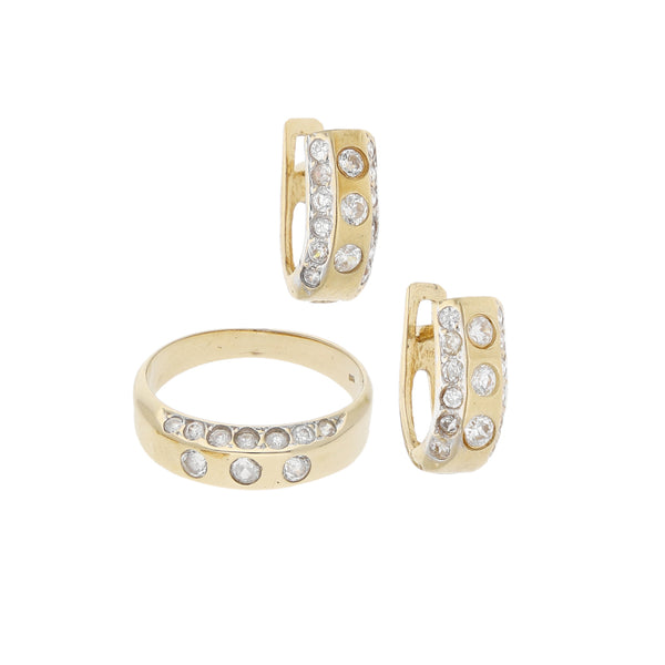 Juego de anillo y aretes diseño especial con circonias en oro amarillo 14 kilates.