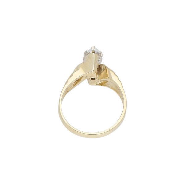 Anillo diseño especial con circonias en oro amarillo 14 kilates.