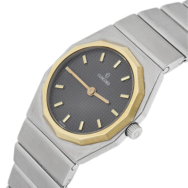 Reloj Concord para dama modelo Mariner bisel oro amarillo 18 kilates.