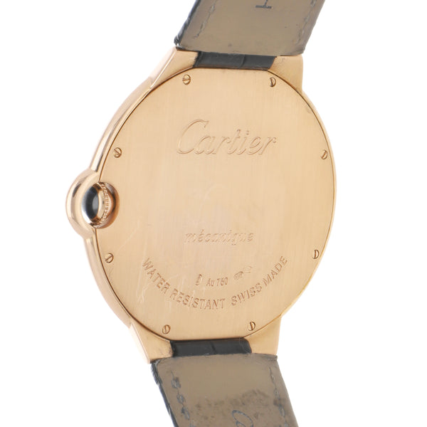 Reloj Cartier para caballero modelo Ballon Bleu caja y broche en oro rosa 18 kilates.