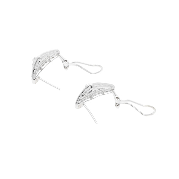 Aretes diseño especial con diamantes y sintéticos en oro blanco 14 kilates.