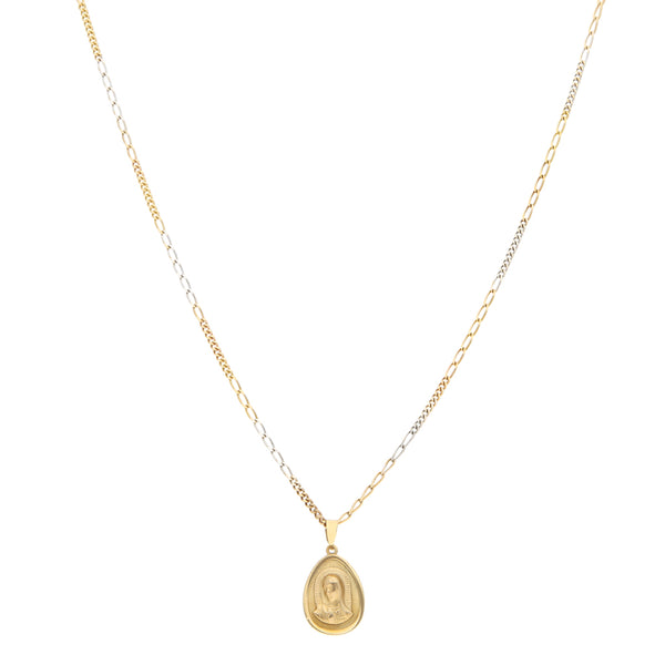 Collar de diez eslabones por siete y medalla labrada motivo Virgen de Guadalupe en oro tres tonos 14 kilates.