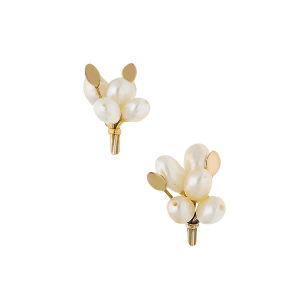 Broqueles diseño especial con perlas en oro amarillo 14 kilates.