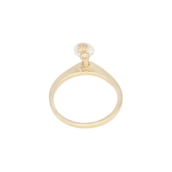 Anillo diseño especial con sintético en oro amarillo 14 kilates.