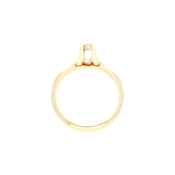 Anillo de compromiso con diamante en oro amarillo 14 kilates.