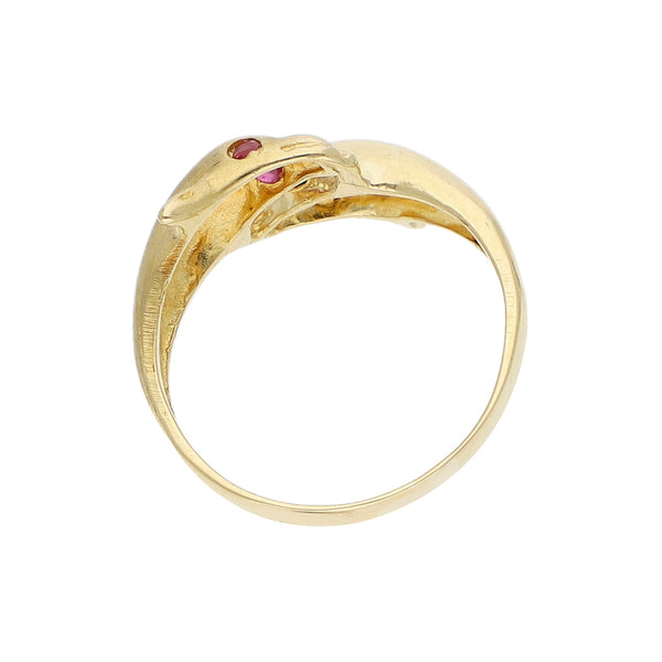 Anillo ondulado motivo delfines con rubíes y zafiros en oro amarillo 14 kilates.