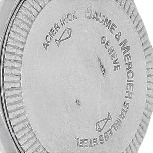 Reloj Baume & Mercier para dama modelo Riviera bisel en oro amarillo 18 kilates.