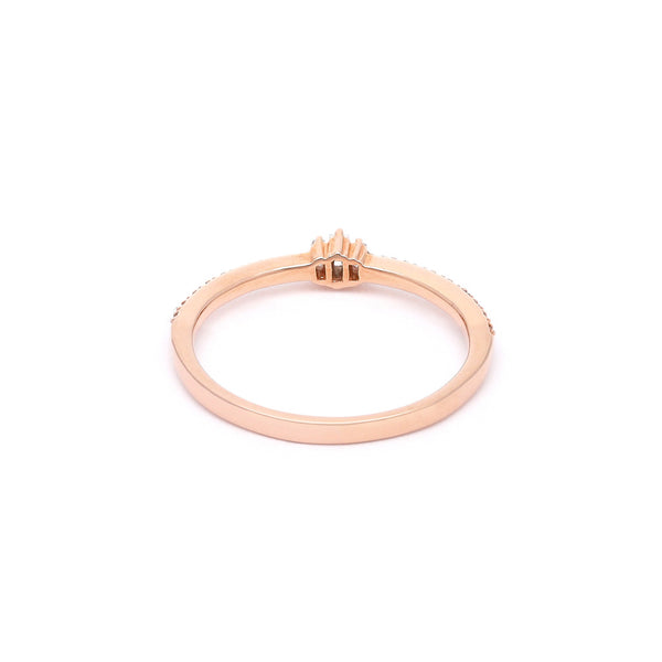 Anillo diseño especial con diamantes en oro rosa 14 kilates.