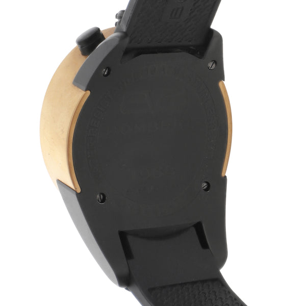 Reloj Bomberg para caballero modelo 1968.