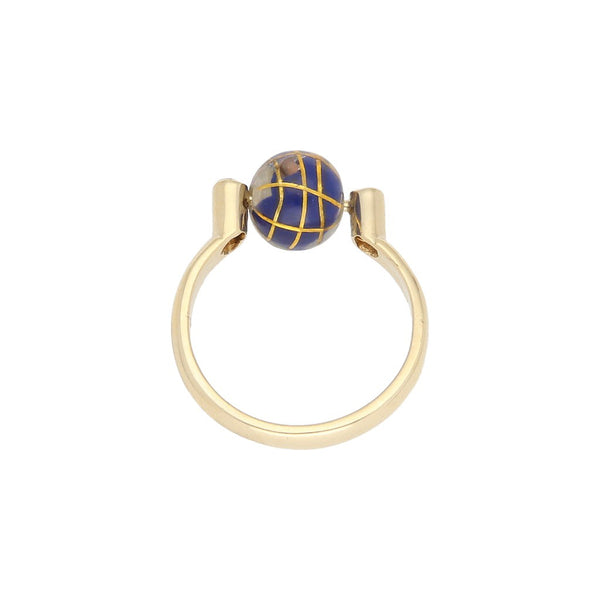 Anillo diseño especial con sintéticos motivo globo terráqueo en oro amarillo 14 kilates.