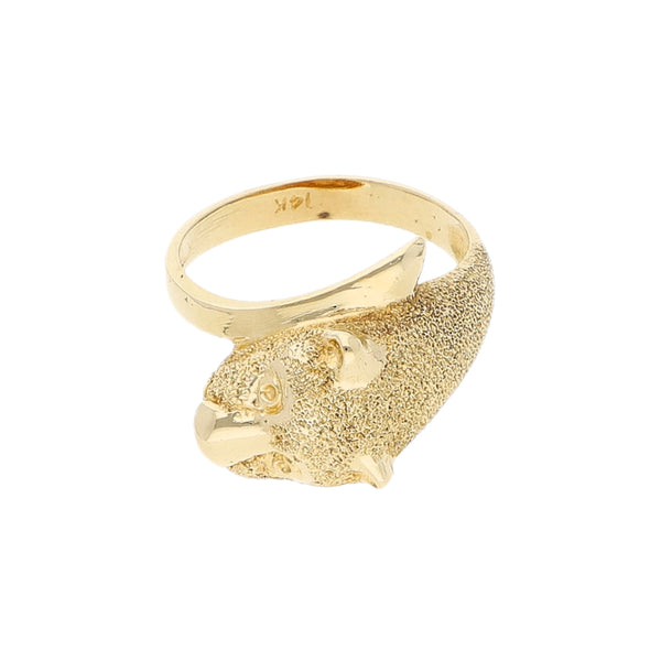 Anillo diseño especial motivo felino en oro amarillo 14 kilates.