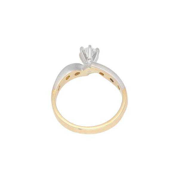 Anillo de compromiso con circonias en oro amarillo 14 kilates.