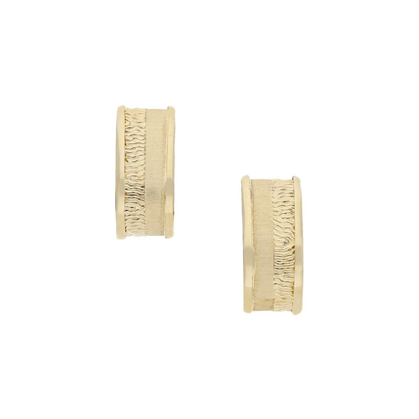 Aretes diseño especial en oro amarillo 14 kilates.