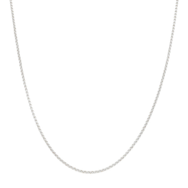 Gargantilla eslabón cruzado firma Chopard en oro blanco 18 kilates.