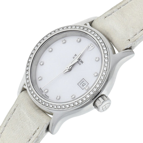 Reloj Tudor para dama caja en acero correa piel.