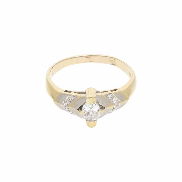 Anillo diseño especial con sintéticos en oro amarillo 14 kilates.