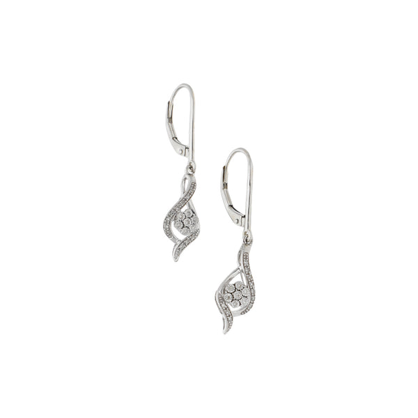 Aretes diseño especial con diamantes en oro blanco 14 kilates.