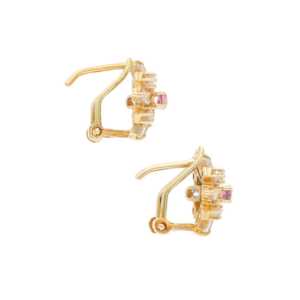 Aretes diseño especial con sintéticos en oro amarillo 14 kilates.