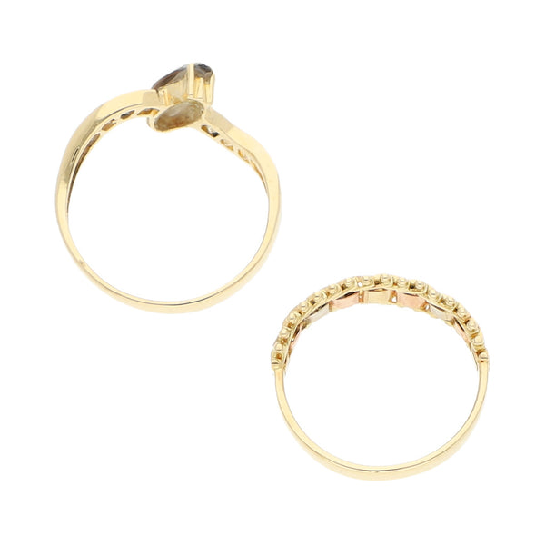 Dos anillos diseño especial con sintéticos en oro tres tonos14 kilates.