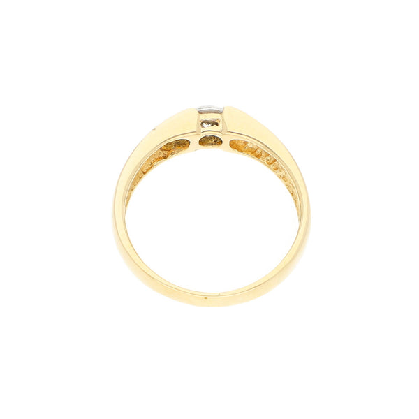 Anillo de compromiso con circonia en oro amarillo 14 kilates.