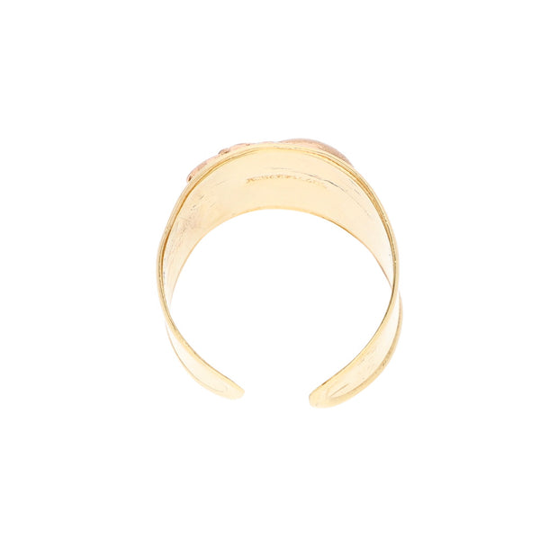 Anillo abierto con aplicación motivo elefante en oro dos tonos 14 kilates.
