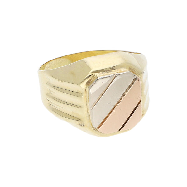 Anillo tipo sello en oro amarillo 14 kilates.