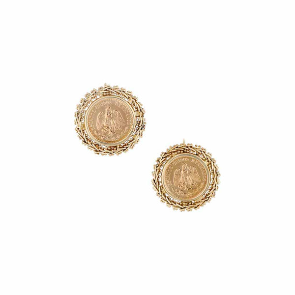 Aretes boleados con aplicación moneda de dos pesos en oro mexicano 21.6 kilates en oro amarillo 14 kilates.