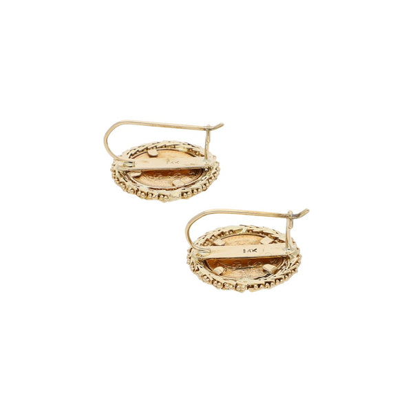 Aretes boleados con aplicación moneda de dos pesos en oro mexicano 21.6 kilates en oro amarillo 14 kilates.
