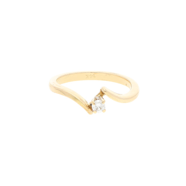 Anillo de compromiso con diamante en oro amarillo 14 kilates.