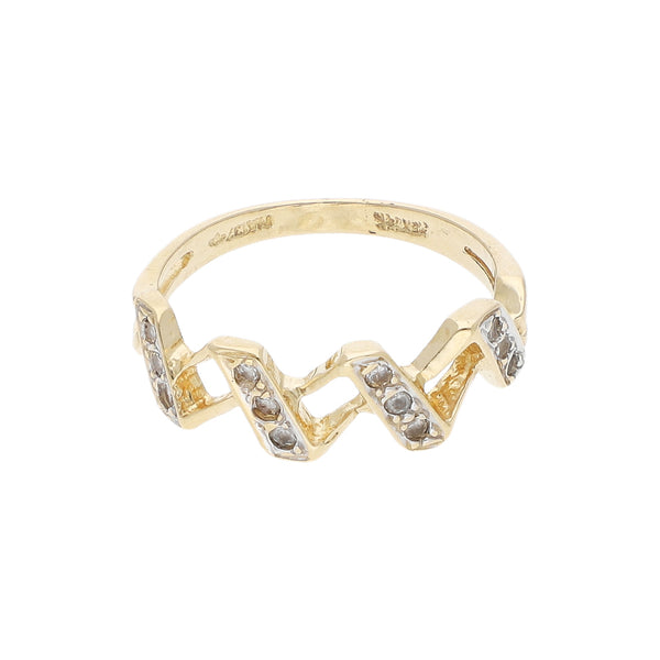 Anillo estilizado con sintéticos en oro amarillo 14 kilates.