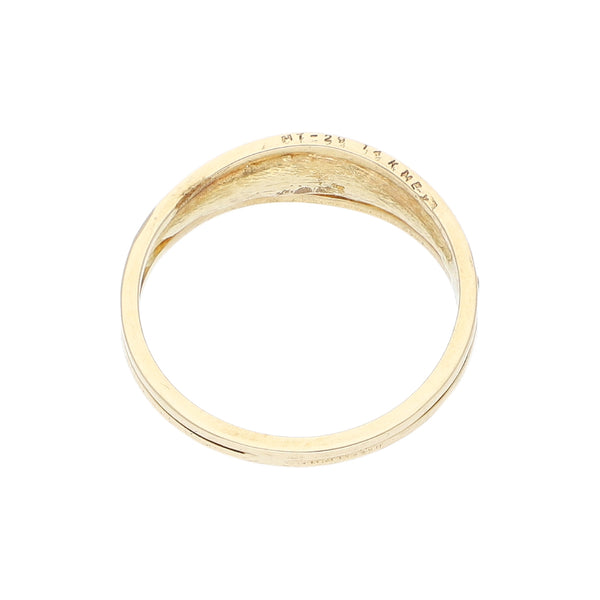Anillo diseño especial en oro tres tonos 14 kilates.