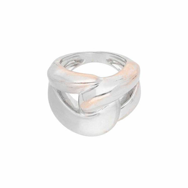 Anillo estilizado en oro blanco 14 kilates.