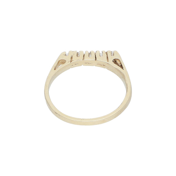 Anillo diseño especial con sintéticos en oro amarillo 14 kilates.
