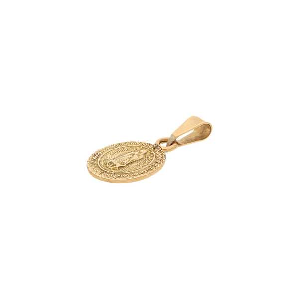 Medalla labrada motivo Virgen de Guadalupe en oro amarillo 14 kilates.
