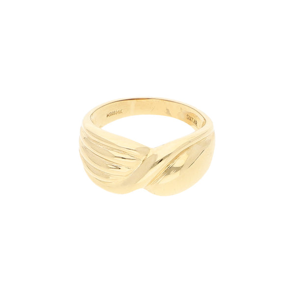 Anillo estriado en oro amarillo 14 kilates.