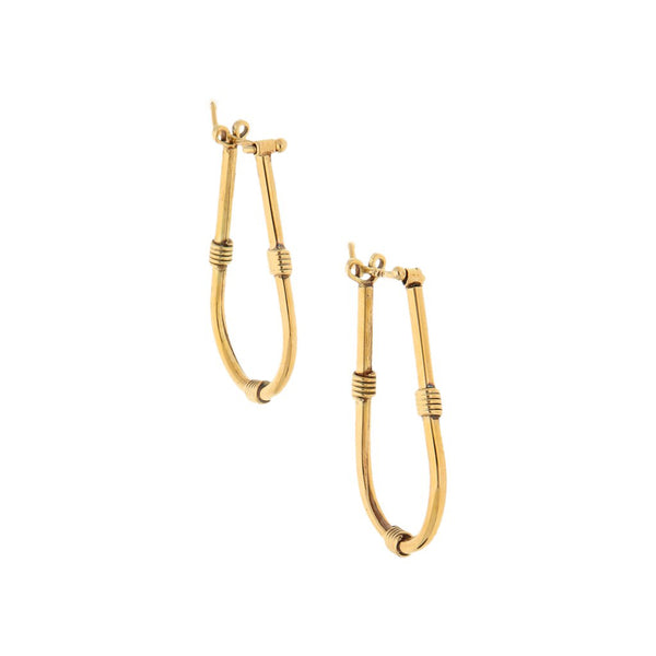 Arracadas diseño especial en oro amarillo 14 kilates.