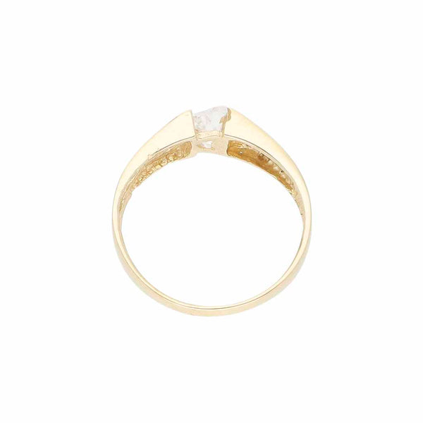 Anillo diseño especial con sintéticos en oro amarillo 14 kilates.