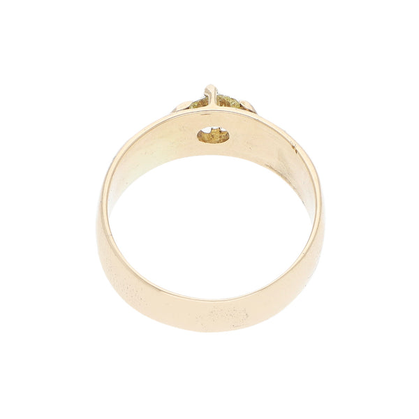 Anillo diseño especial con diamante en oro amarillo 12 kilates.