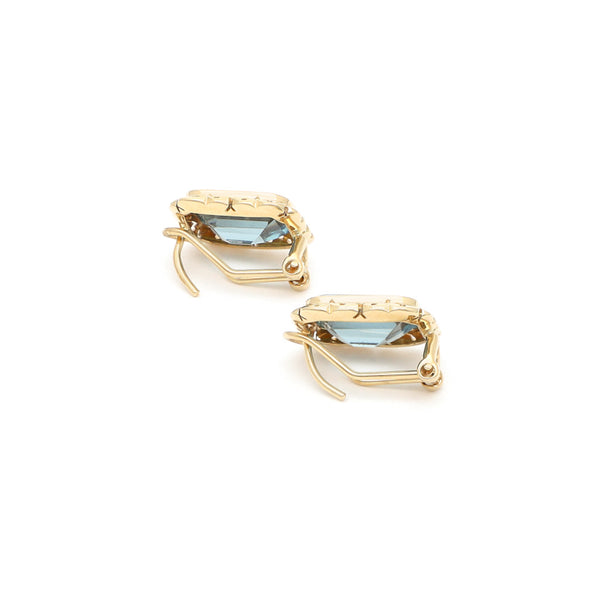 Aretes calados con aguamarina en oro amarillo 14 kilates.