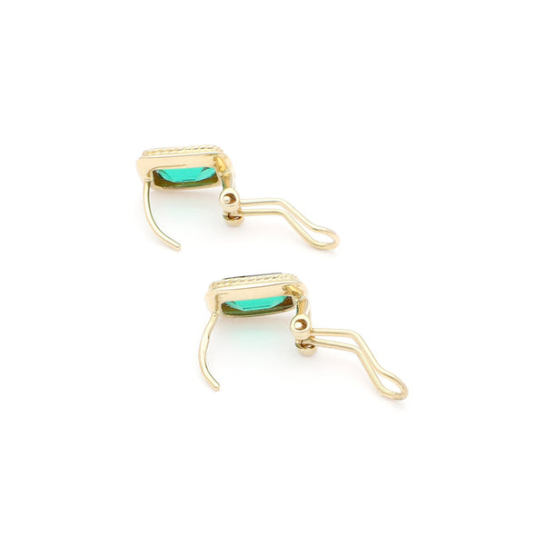 Aretes diseño especial con obsidiana verde en oro amarillo 14 kilates.
