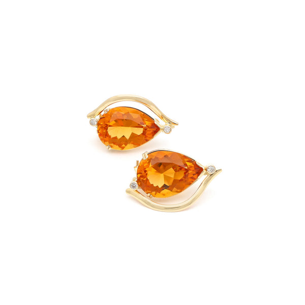 Aretes diseño especial con citrinos y sintéticos en oro amarillo 14 kilates.