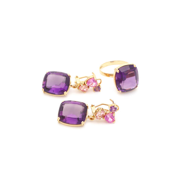 Juego de anillo y aretes diseño especial con amatistas en oro amarillo 14 kilates.