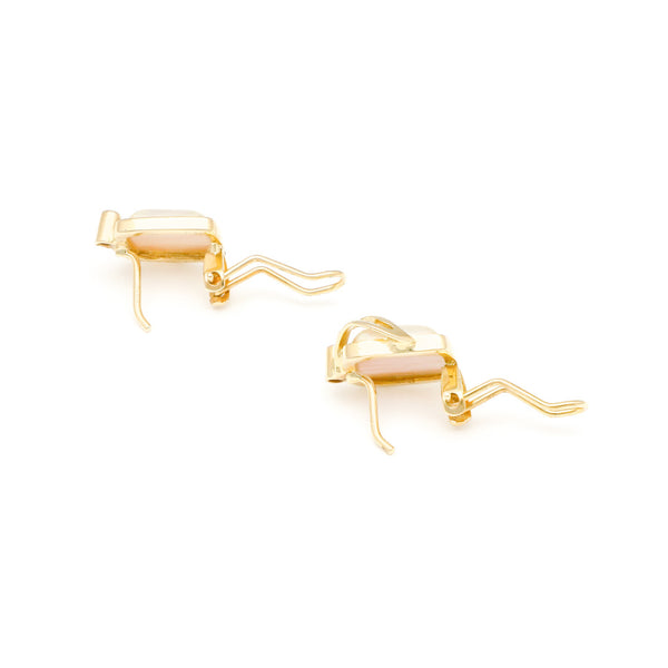 Juego de anillo y aretes diseño especial con medias perlas y sintéticos en oro amarillo 14 kilates.