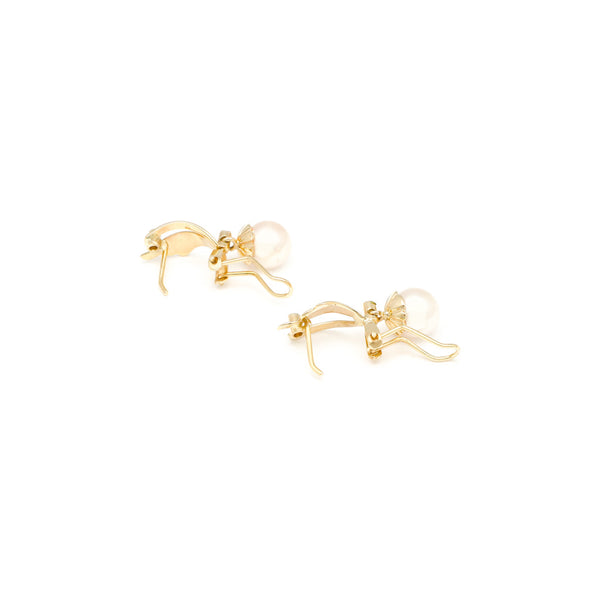 Aretes diseño especial con colgantes, perlas y sintéticos en oro amarillo 14 kilates.