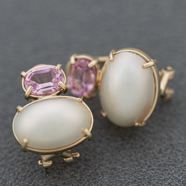 Aretes diseño especial con perla y rosa de Francia en oro amarillo 14 kilates.