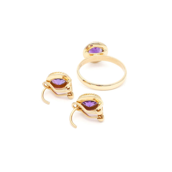 Anillo y aretes diseño especial con amatista en oro amarillo 14 kilates.
